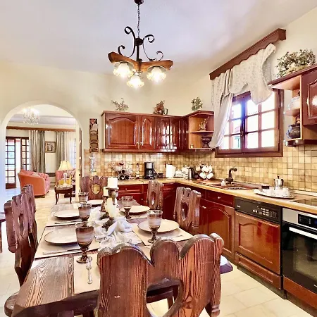 Vilă Seeport Luxury City Villa With Private Pool