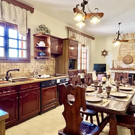 Seeport Luxury City Villa With Private Pool Mantouki
