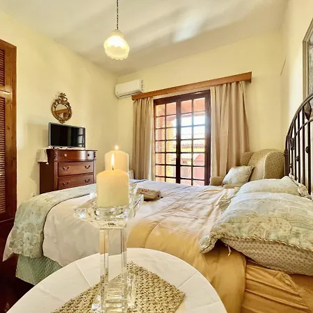 Seeport Luxury City Villa With Private Pool Mantouki